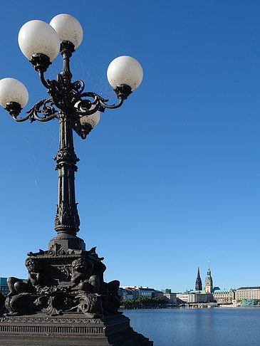 Laterne und Binnenalster - Hamburg (Hamburg)