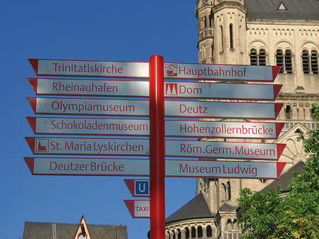 Foto Schild vor Groß St.Martin - Köln