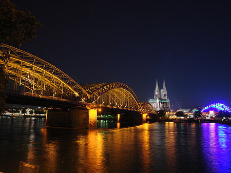 Fotos Blick auf musical-dome und Kölner Dom