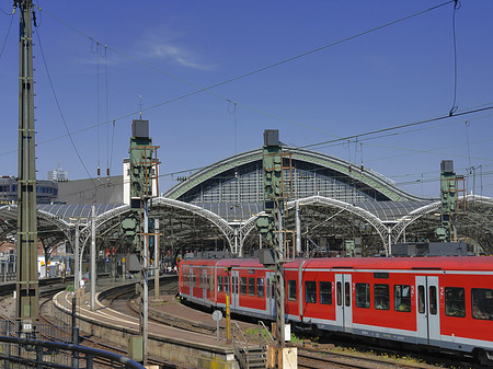 Kölner Bahnhof mit Zug - Nordrhein-Westfalen (Köln)