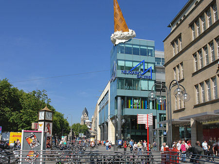 Neumarkt Galerie mit Häusern