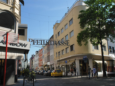 Pfeilstraße Fotos
