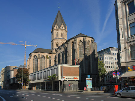 Foto St Andreas mit Komödienstraße und Häusern